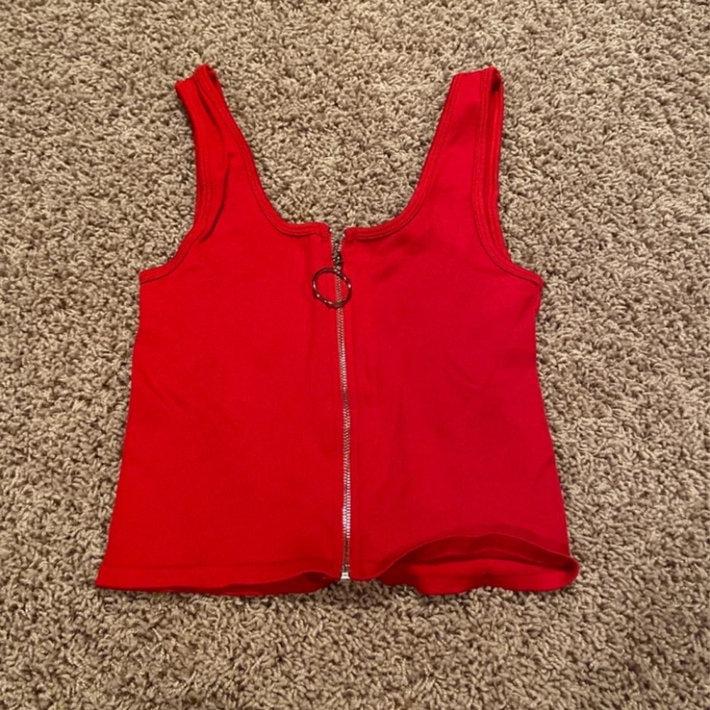 cropped tank top